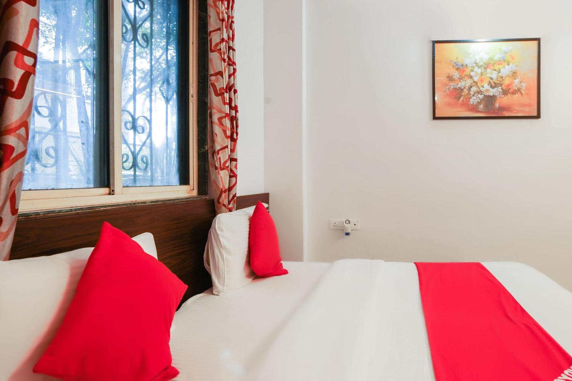 Hotel O The Royal Samrat プネ エクステリア 写真